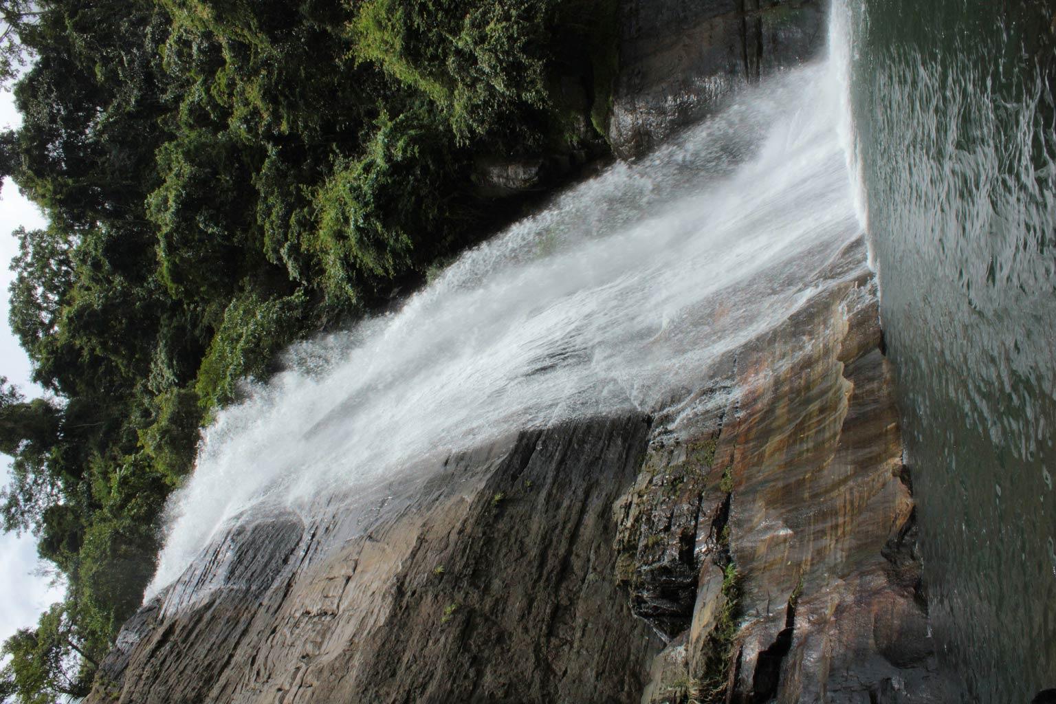 Cascade at Vazhvanthol | Ponmudi