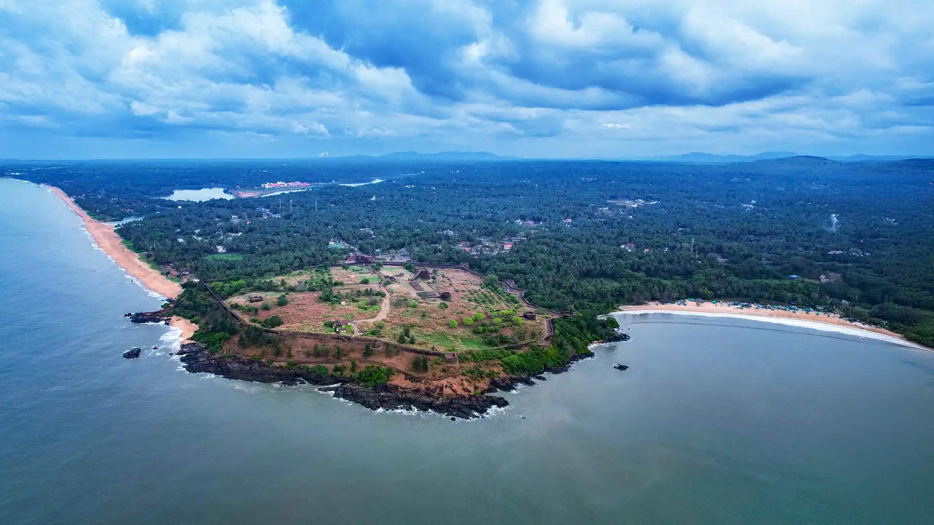 https://www.keralatourism.org/_next/image/?q=75&url=http%3A%2F%2F127.0.0.1%2Fktadmin%2Fimg%2Fpages%2Flarge-desktop%2Fbekal-beach-1743054388_c69fba0c12e12efe1c16.webp&w=1920