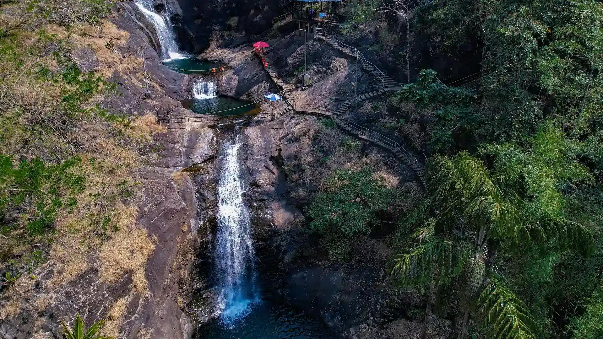 Skybound Over Ezharakundu Skybound Over Ezharakundu