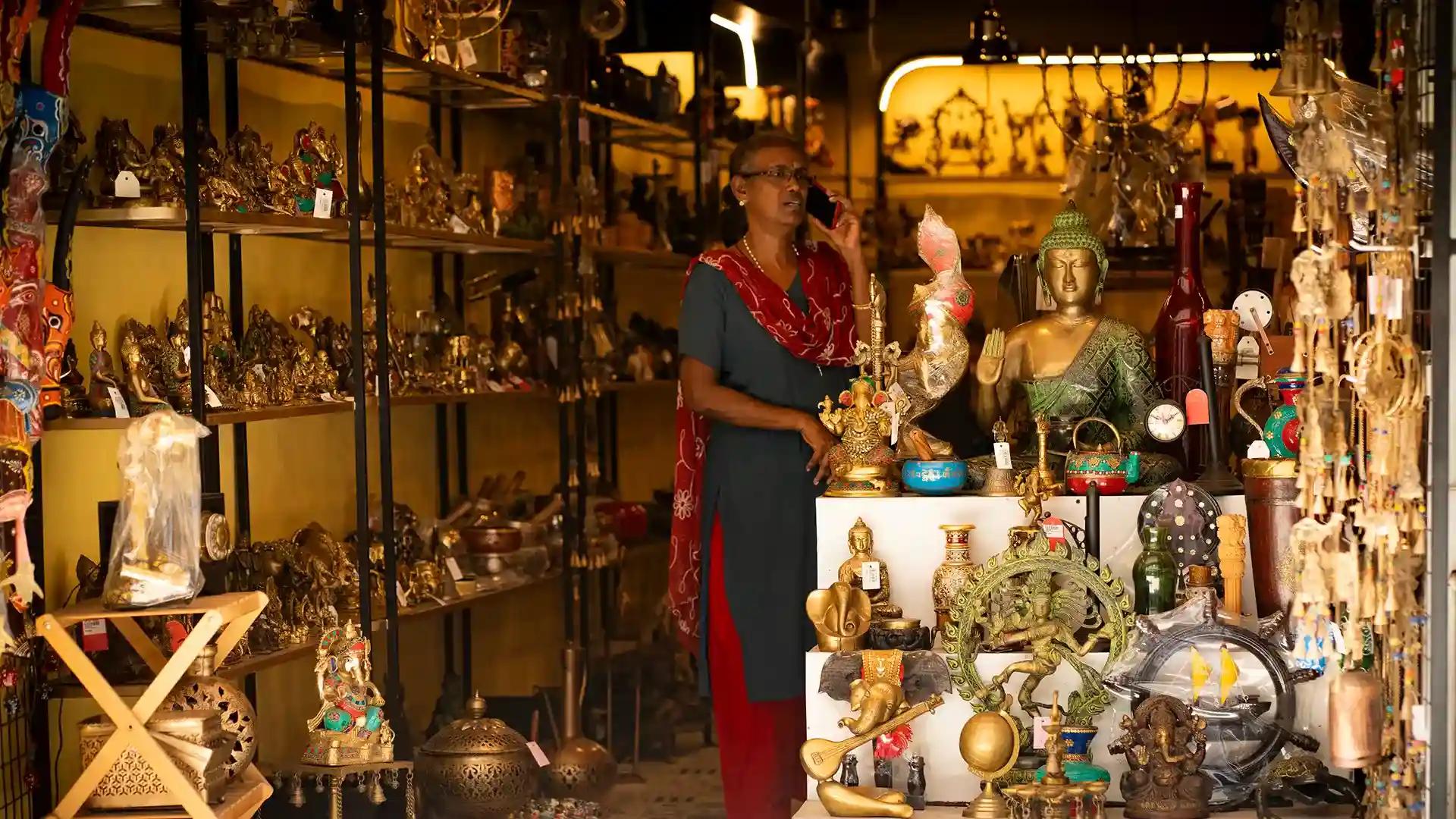 Antique Sellers of Jew Street Antique Sellers of Jew Street