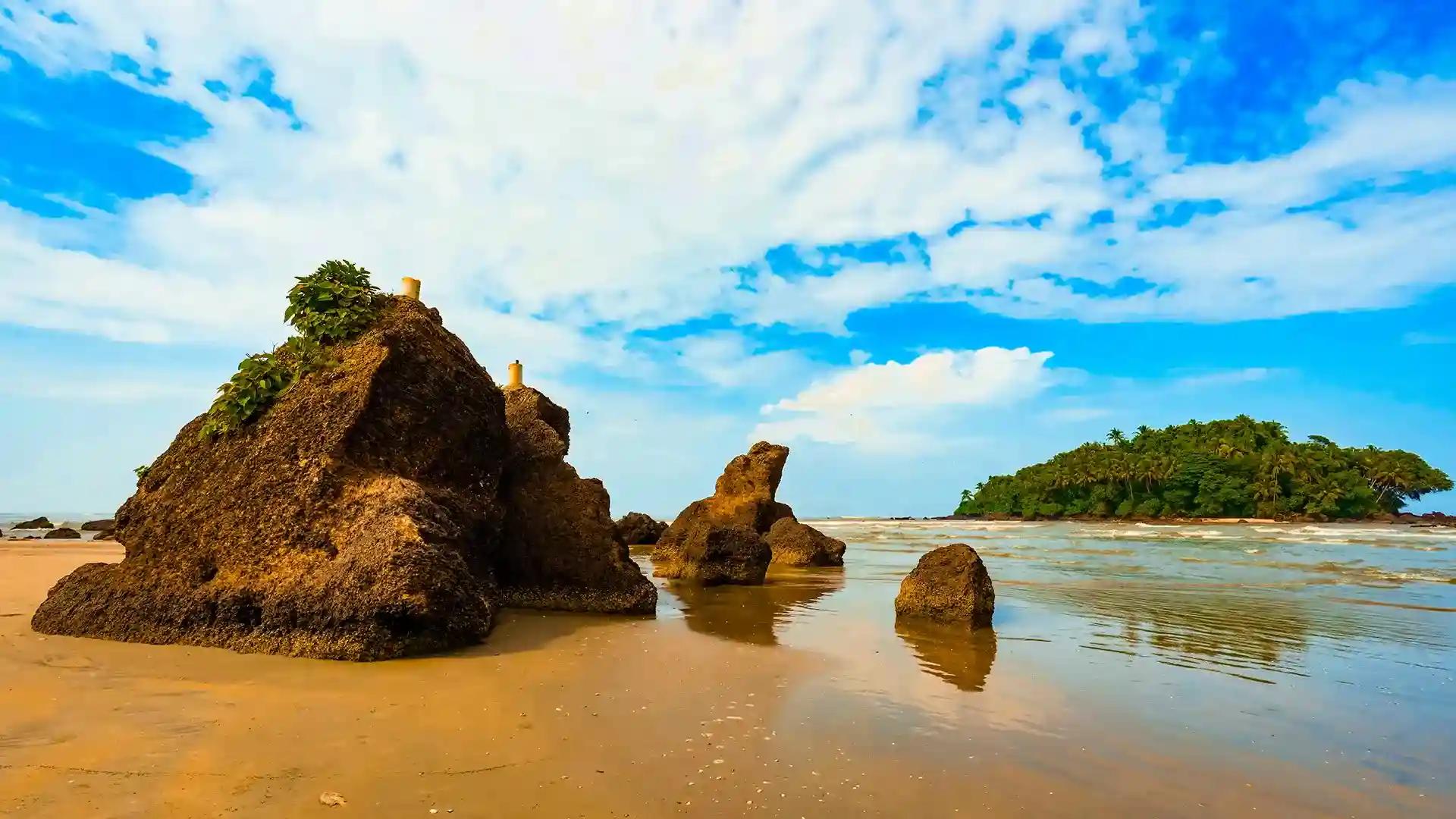 Dharmadam Beach and Island Dharmadam Beach and Island