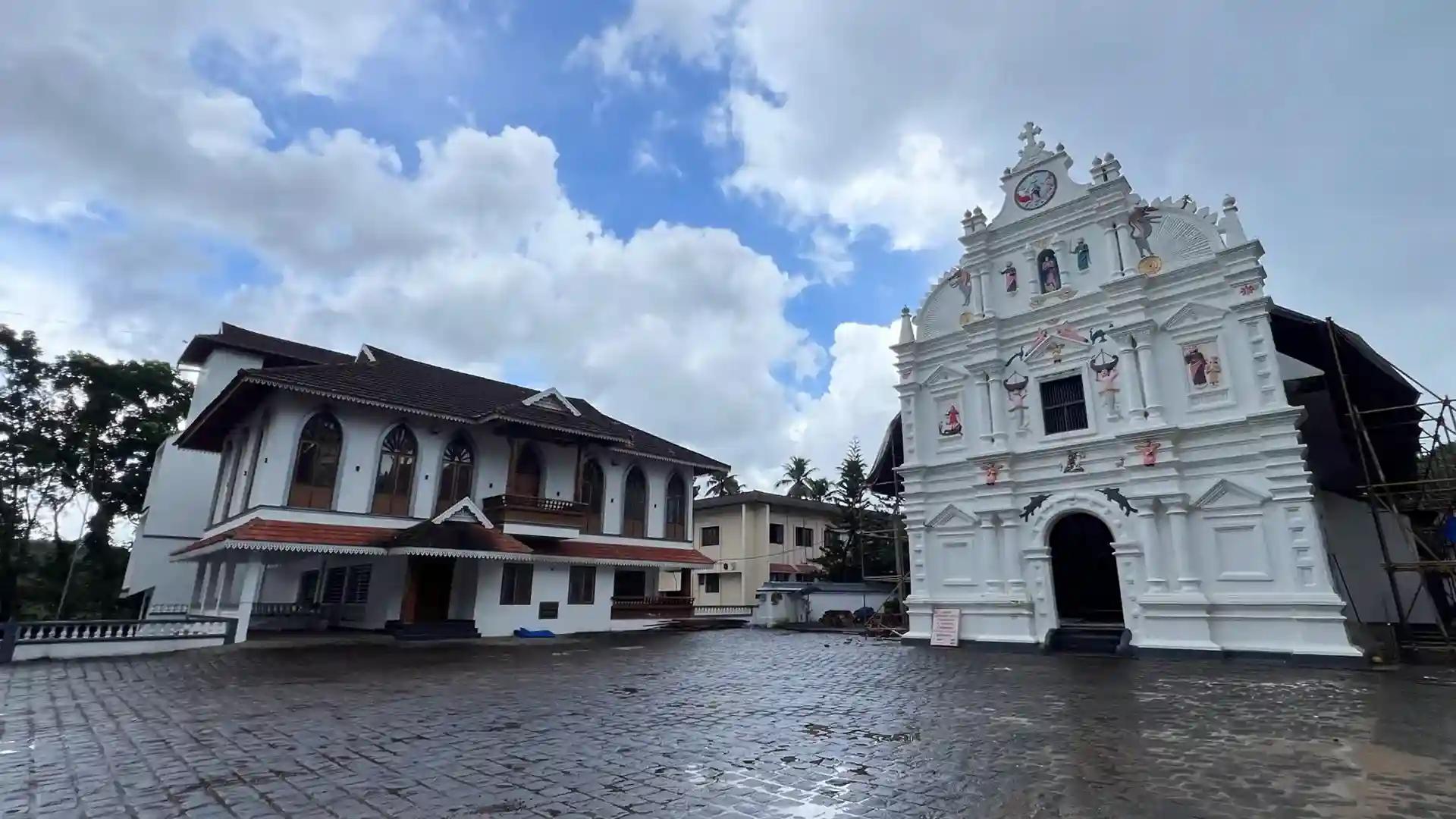 Kaduthuruthi Valiapalli in Kottayam Kaduthuruthi Valiapalli in Kottayam