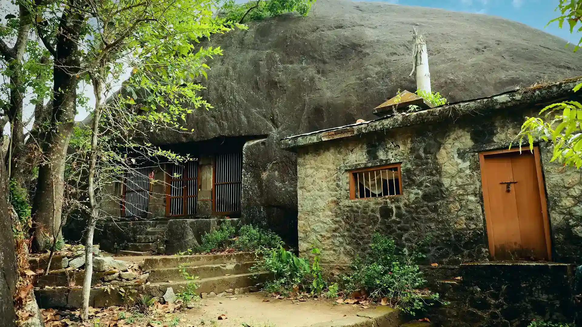 Kaviyoor Rock Cut Temple, Pathanamthitta Kaviyoor Rock Cut Temple, Pathanamthitta