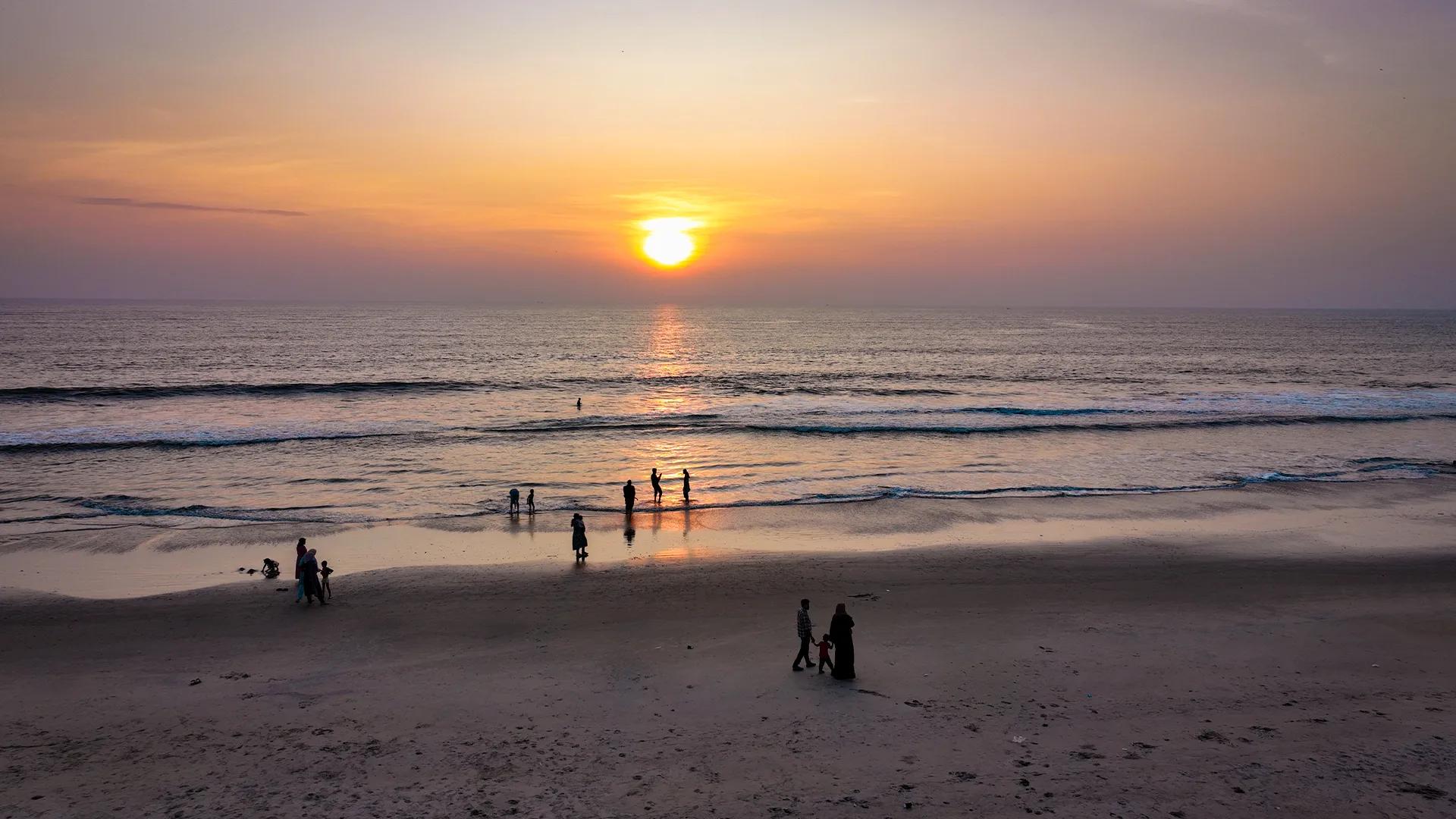Mattool Beach : Sunset Along the Arabian Sea Mattool Beach : Sunset Along the Arabian Sea