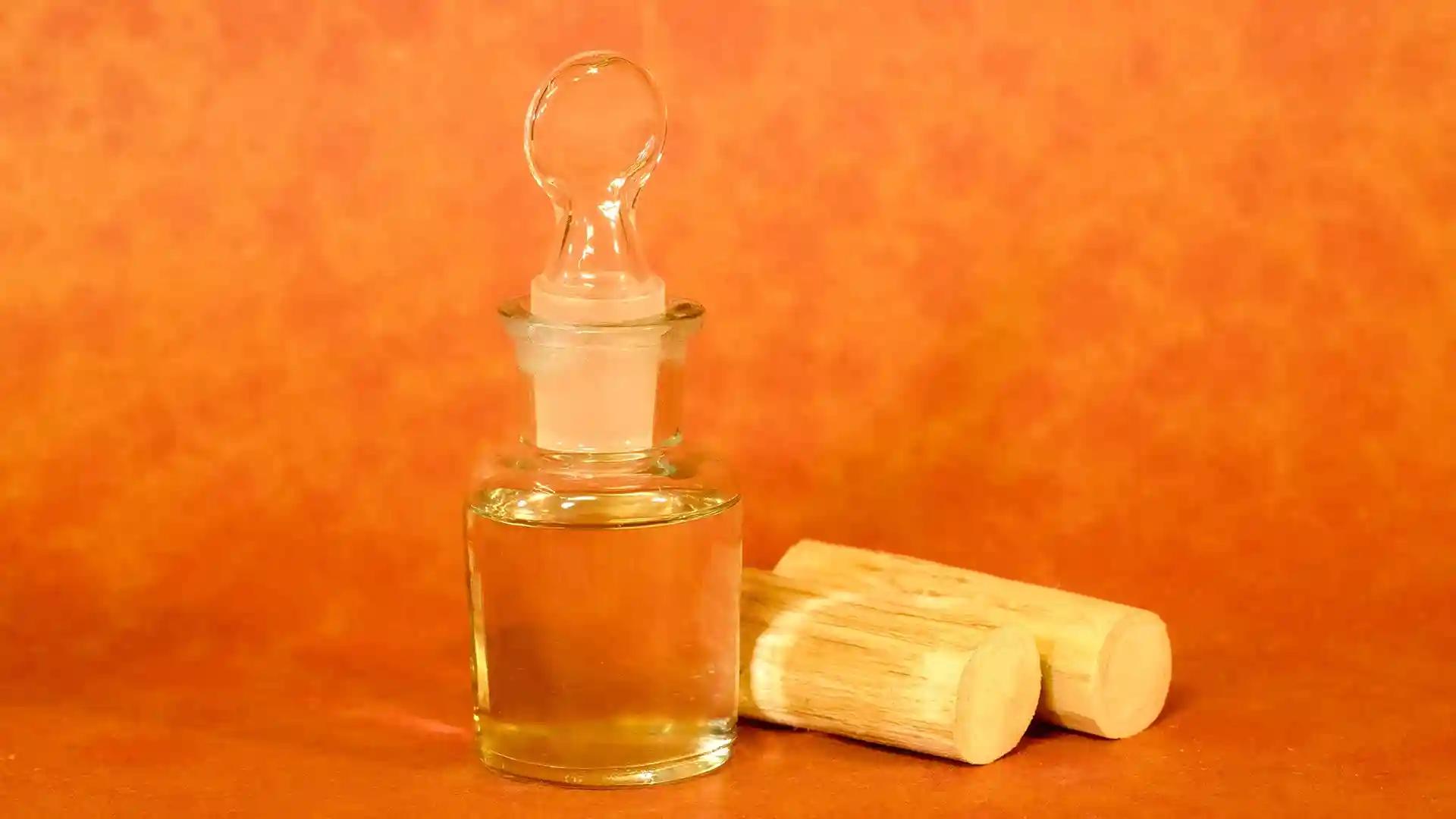 Sandalwood Oil Sandalwood Oil