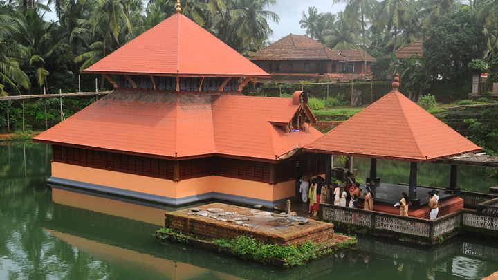 Ananthapura Lake Temple, the only lake temple in Kerala at Kasaragod |  Kerala Tourism