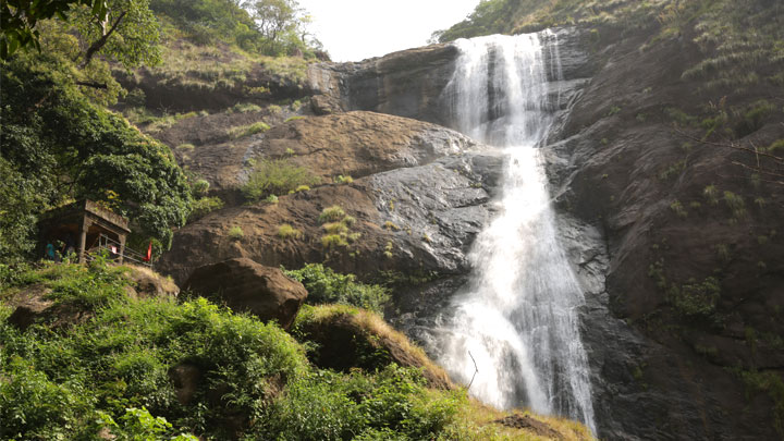 Palaruvi Waterfalls in Kollam 