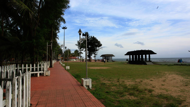 Thalikulam Snehatheeram Beach