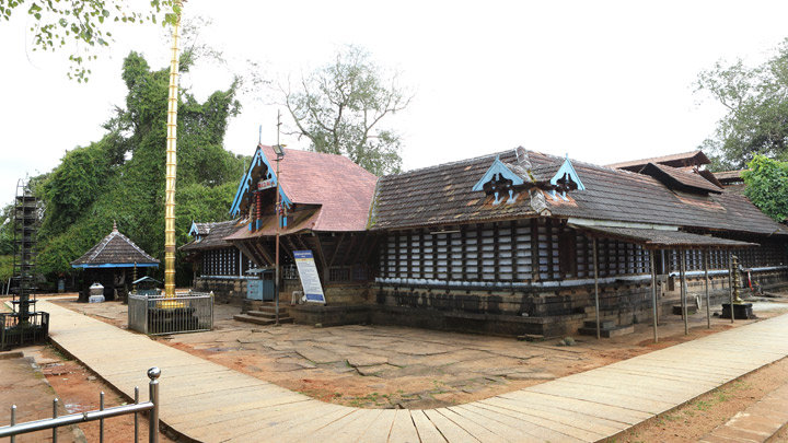 Thirumandhamkunnu Temple at Angadipuram Malappuram 