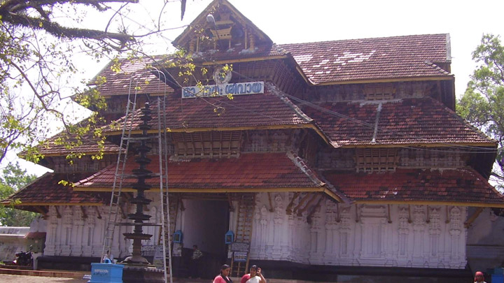 Vadakkumnathan Temple – the abode of Lord Vishnu at Thrissur 