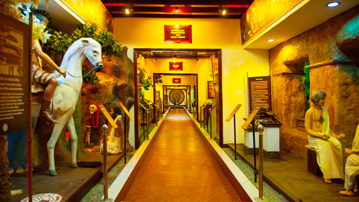 Vaidyaratnam Ayurveda Museum in Thrissur