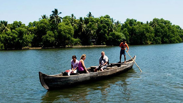 https://www.keralatourism.org/images/destination/mobile/ponnumthuruthu_island_thiruvananthapuram20131031114502_248_1.jpg