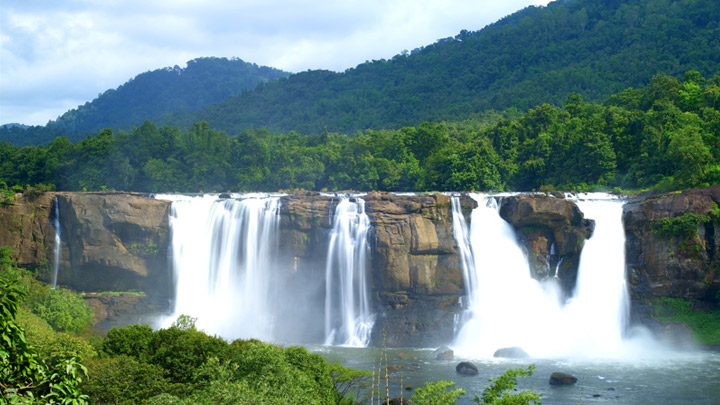 Cascadas de Athirappalli y Vazhachal en Thrissur