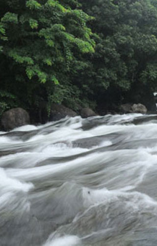 Adyanpara Wasserfälle