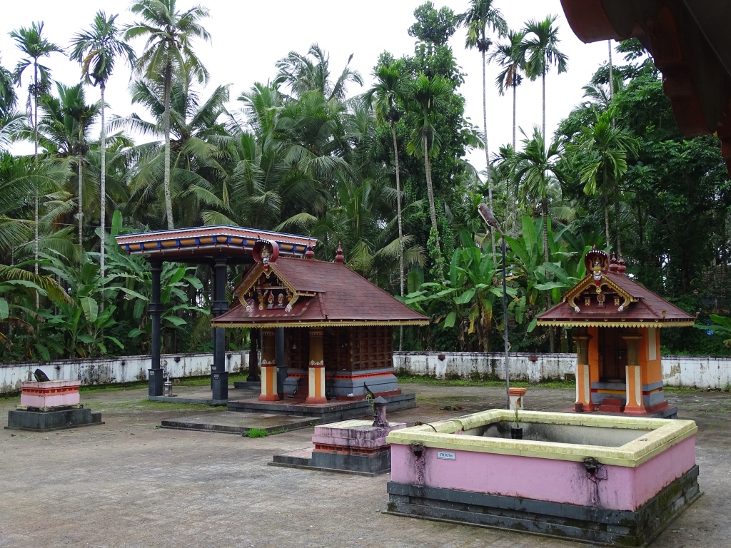 Angakalari Sree Vettaikorumakan Kottaram Padaarkulangara Bhagavathy Temple