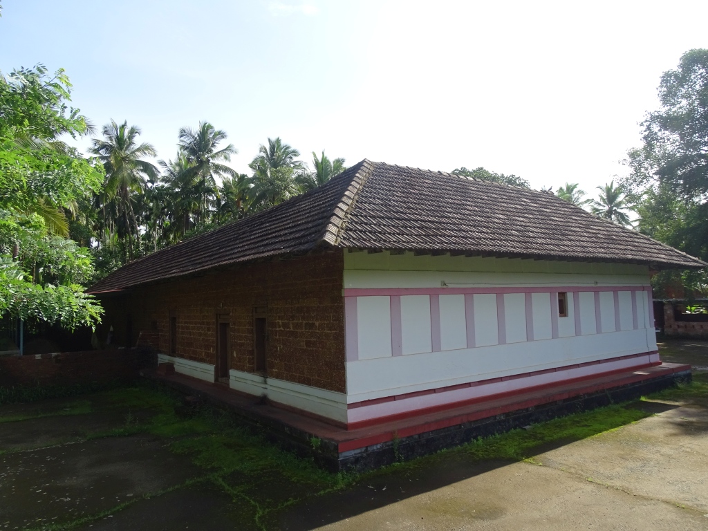 From back, Tharavaadu Temple of Kodoth