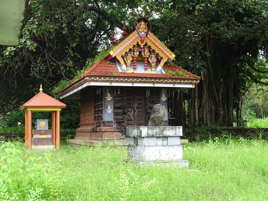 Kunjalinkeezhil Temple, Olavara