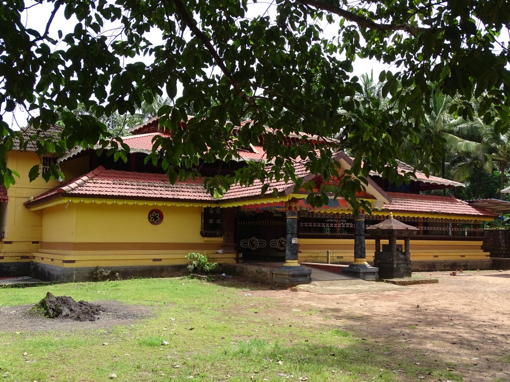 Kuttamath Ponmalam Sri Vishnumurthy Temple, Cheruvathur