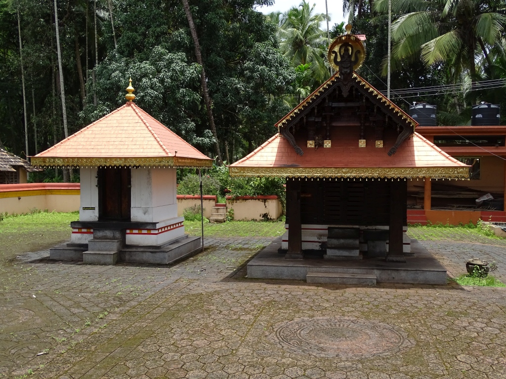 Podothuruthi Oorpazhassi Vettaikkorumakan Temple
