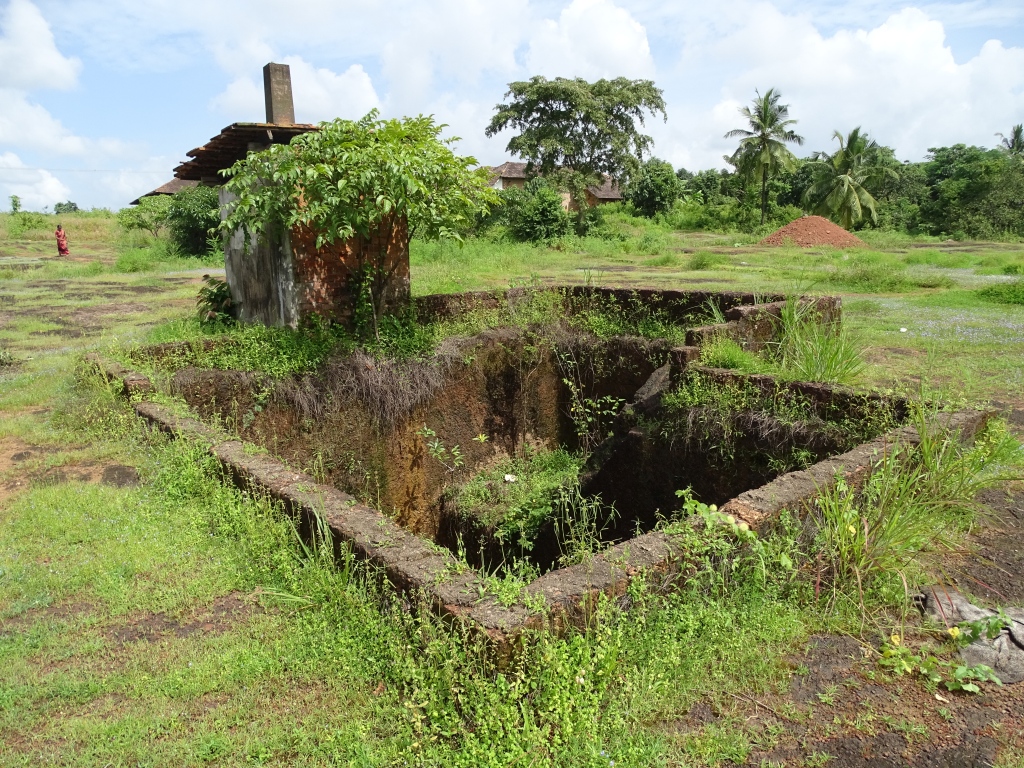 Ruins of an old fort, Kudamkuzhy