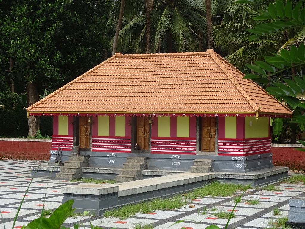 Shrines of Thayathuveedu Tharavaadu Temple