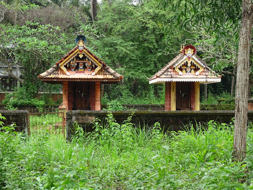 Sub-deity shrines, Chandera Muchilott Bhagavathy Temple