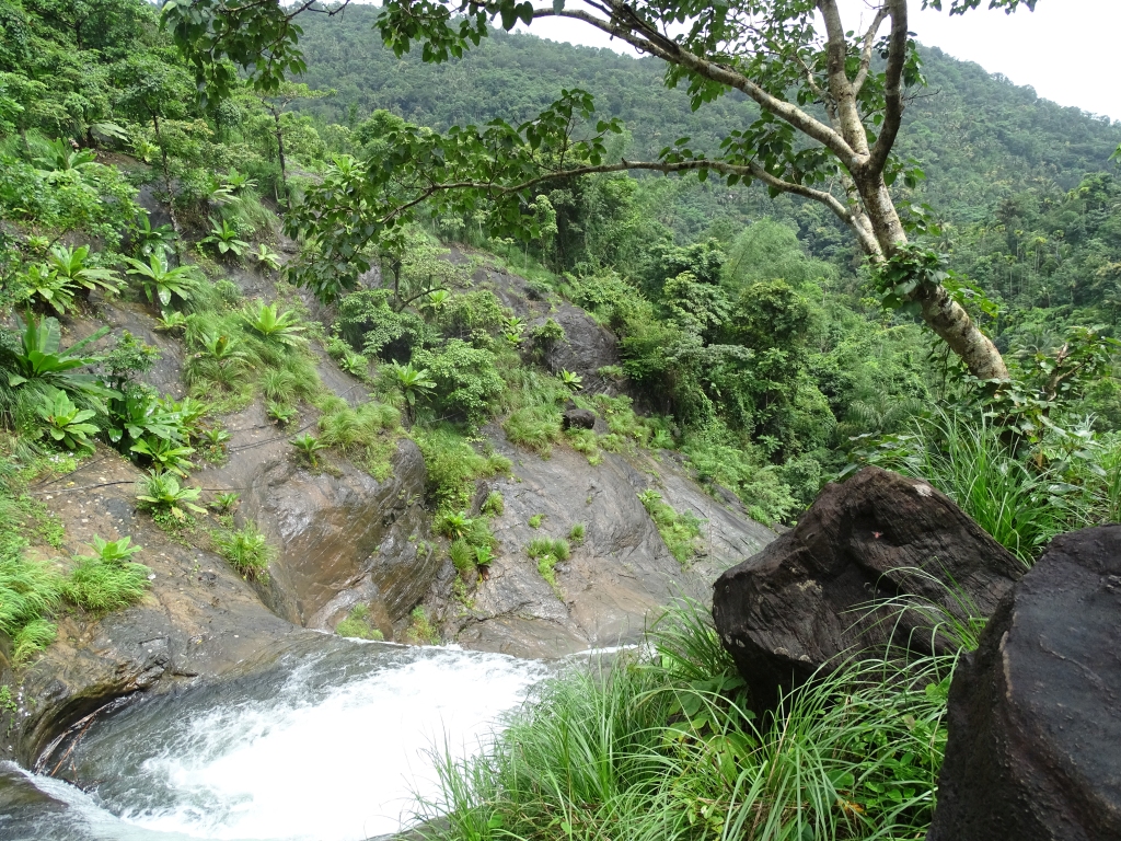 Ezharakundu Waterfalls