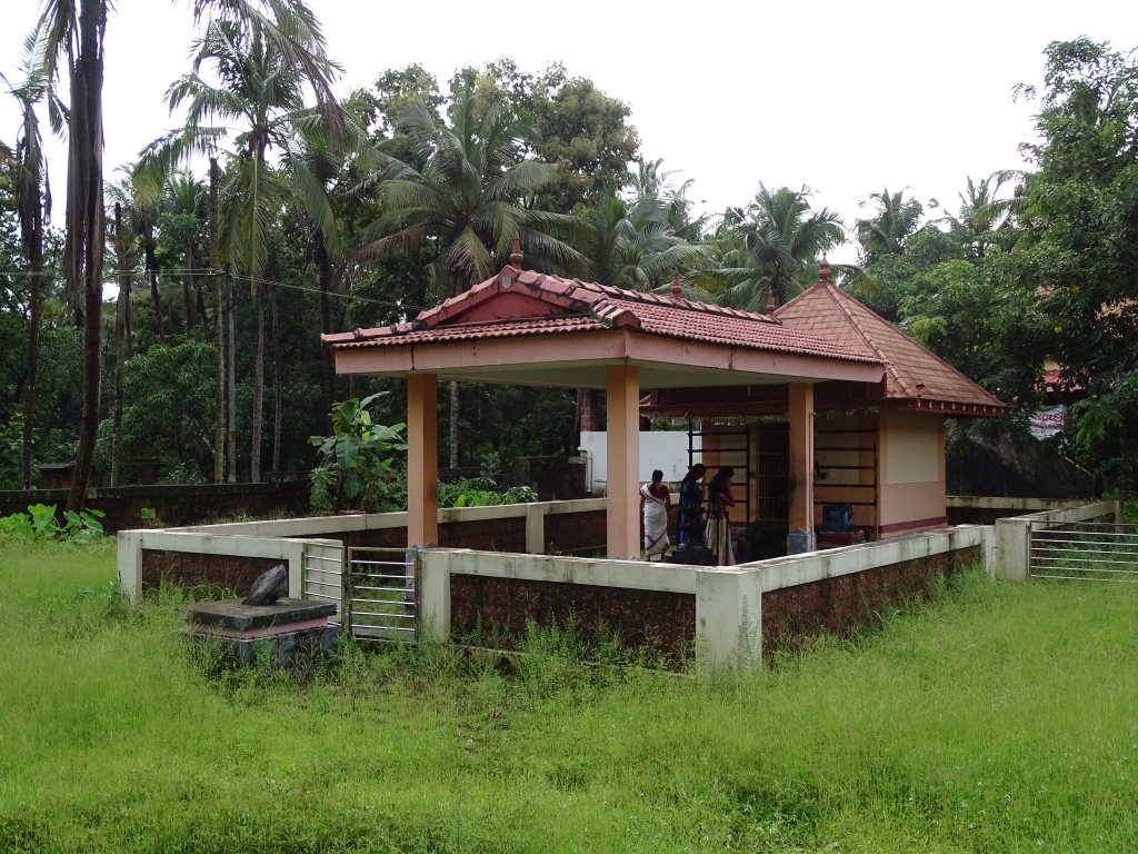 Niduvappuram Sree Narayanapuram Temple, Karivellur