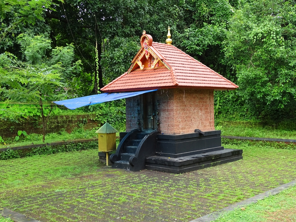 Sree Porkali Bhagavathy Temple, Pazhassi