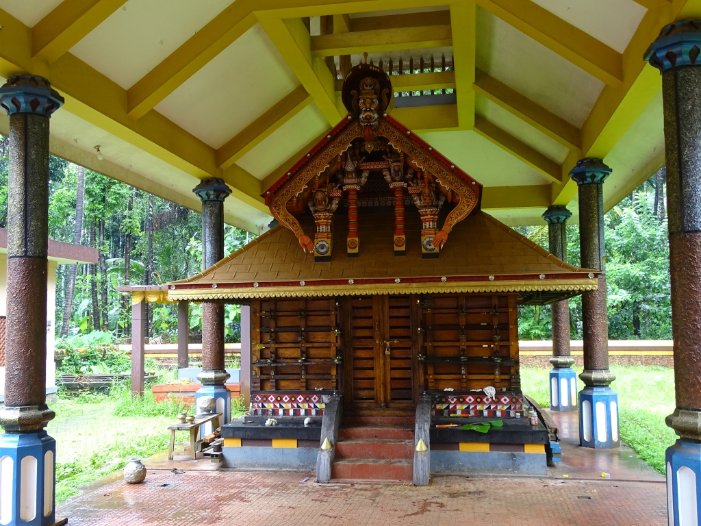 Sree Porkali Bhagavathy Temple, Puthiyatheru