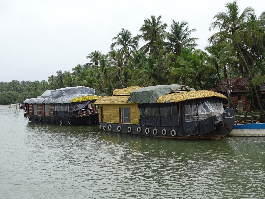 Waiting the passengers | Houseboats at Kottapuram