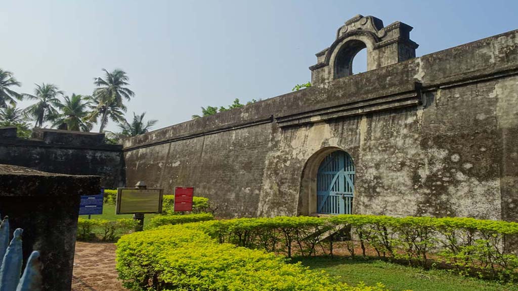 Anchuthengu Fort - Whispering Tales of Past Wonder and Magnificence