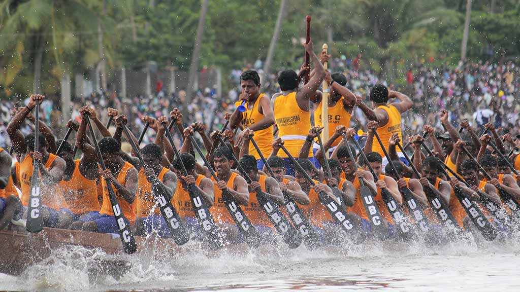 Vallamkali - Resplendent Water Regattas of Kerala