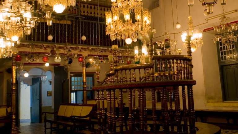 Interior of Paradesi Synagogue, Mattancherry