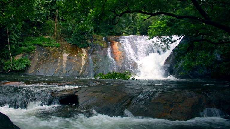 Dhoni Waterfalls