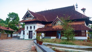 Thazhathangadi, Kottayam