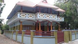 Kingfisher Home Stay & Boats Club