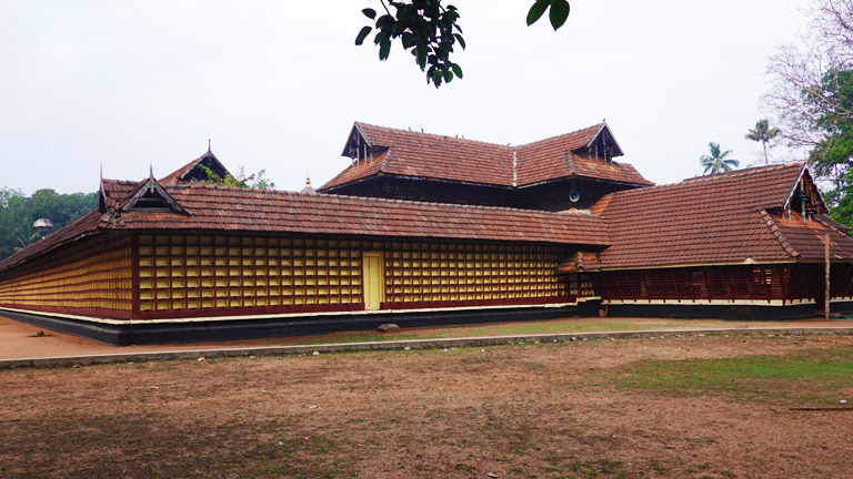 Chengamanad Mahadeva Temple, Aluva