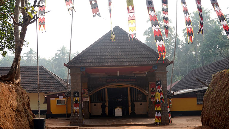 Sree Balussery Vettakkorumakan Temple, Kozhikode