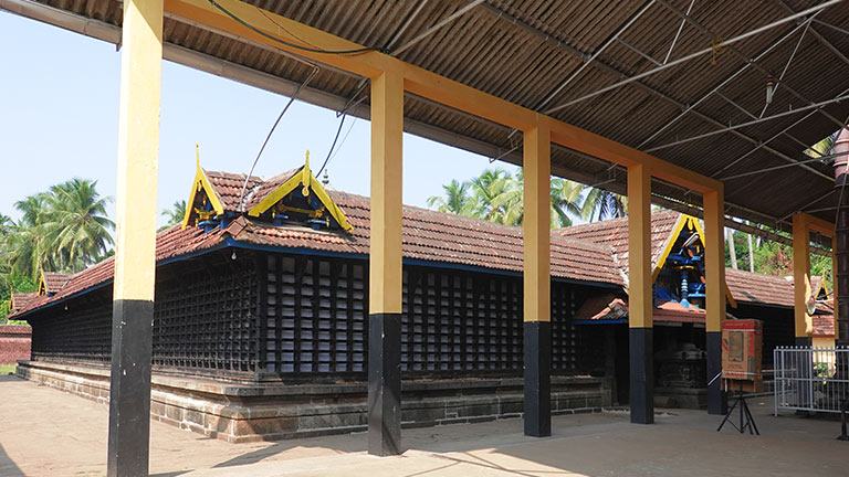 Thirunavaya Navamukunda Temple