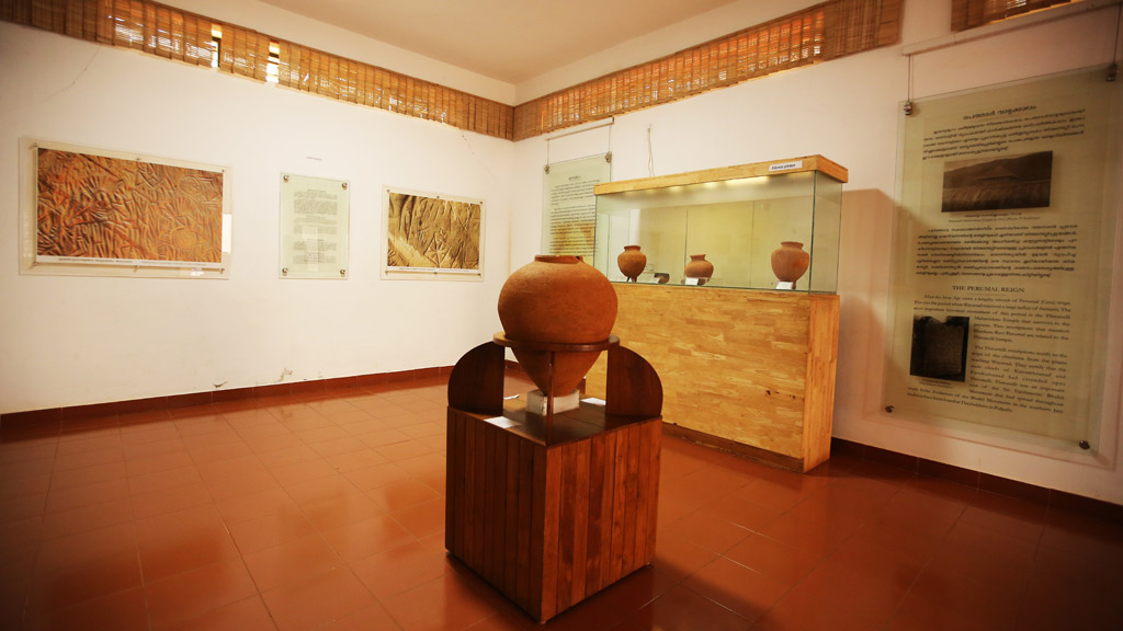 Exhibits at Pazhassi Tomb Museum