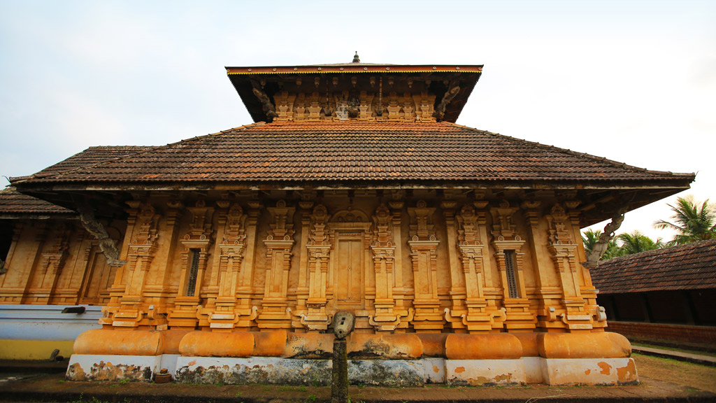 Sanctum Sanctorum, Thrikkaikkunnu Mahadeva Temple