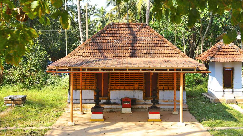 Sree Thacholi Manikoth Temple