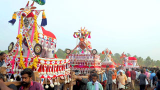 A festival of Colours - Malanada Kettukazhcha