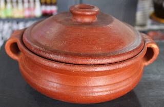 CURRY POT (CLAY)