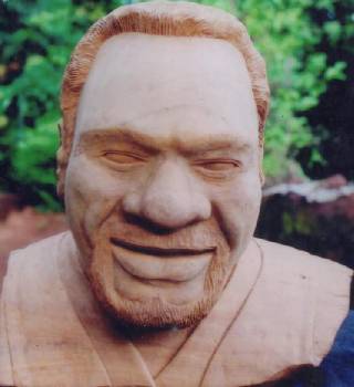 NELSON MANDELA  WOOD STATUE
