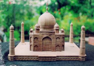 TAJ MAHAL STATUE