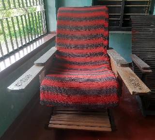 MODERN ACTION CHAIR