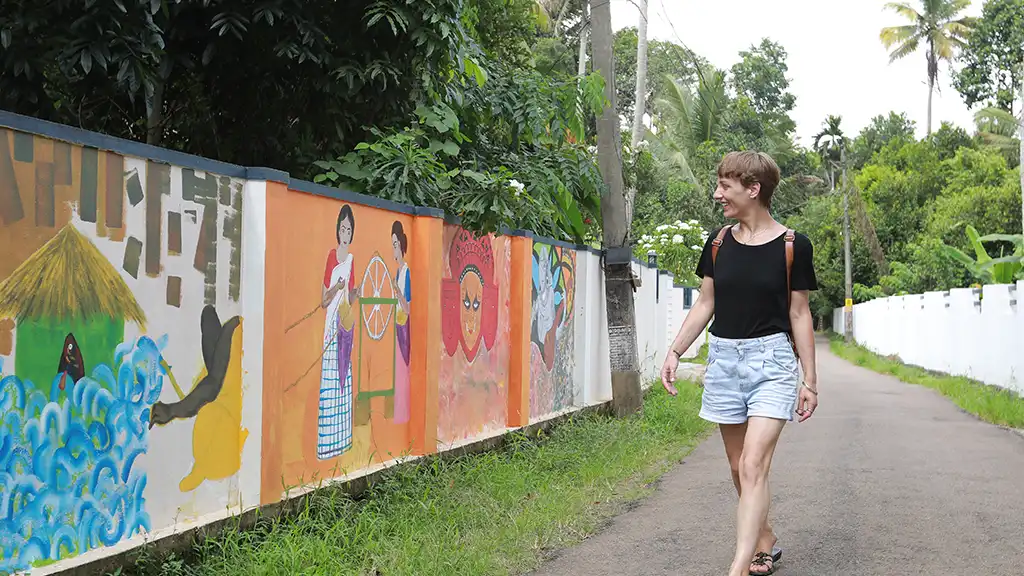 The murals that depict the island's history