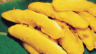 Pazhampori or  Banana Fritter